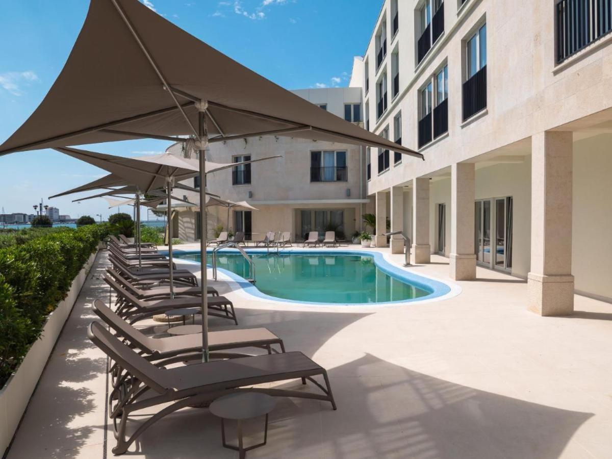 Lux Pool Apartment