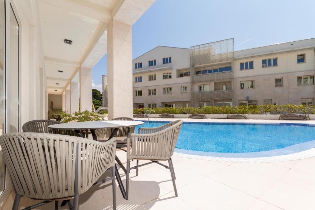 Lux Pool Apartment *