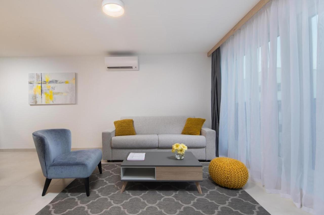 Lux Pool Apartment *